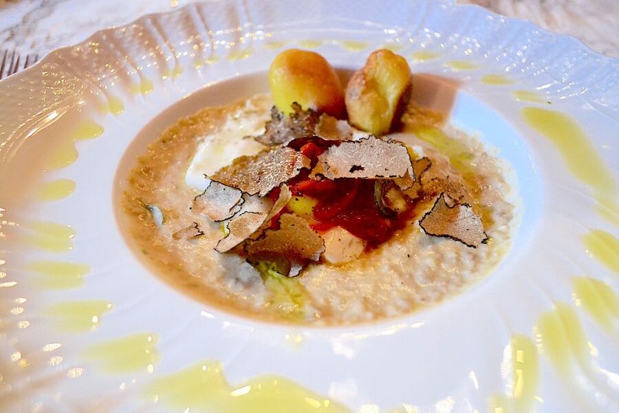 Florence: Truffle Hunting, Lunch, and Wine Tasting Tour - From Florence to San Miniato, you trade crowds for country air
