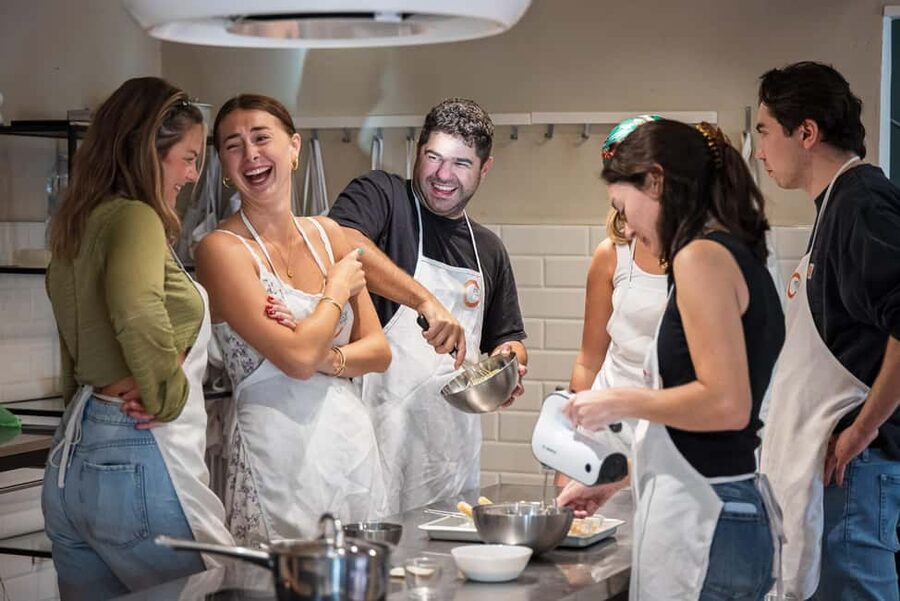 Florence: Tuscan Cooking Course with Dinner - Entering the kitchen school: the flow of a 4-hour session