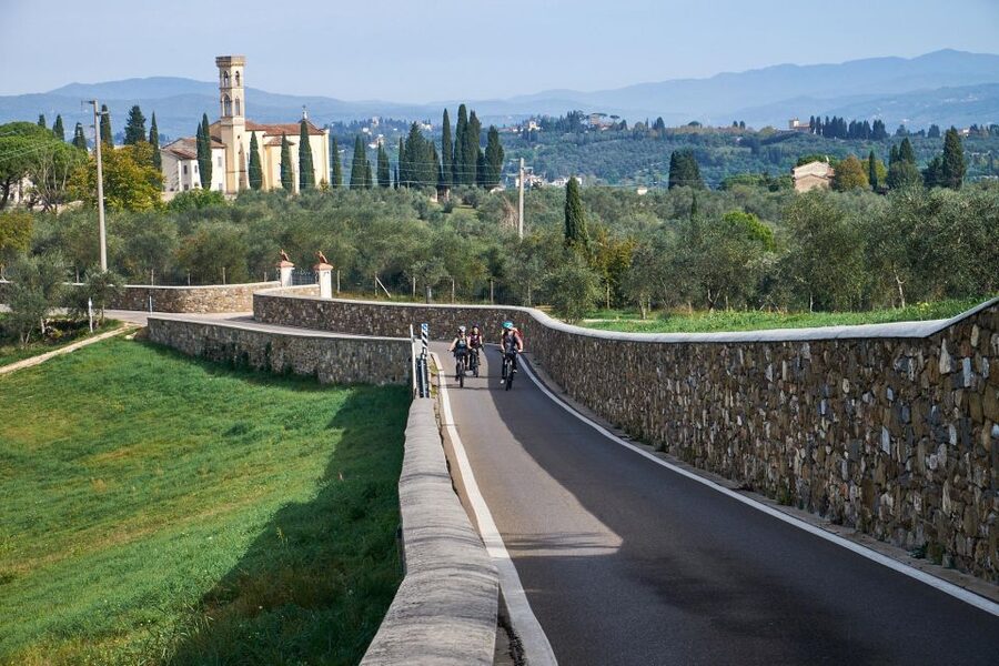 Florence: Tuscany Countryside Guided E-Bike Tour with Lunch - Getting comfortable on the e-bike before the hills