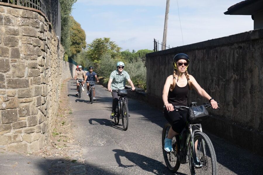 Florence: Tuscany Countryside Guided E-Bike Tour with Lunch - Stop 2: the Florence viewpoint photo stop you will actually remember