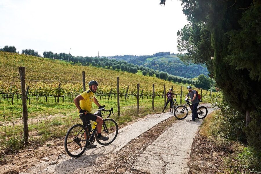 Florence: Tuscany Countryside Guided E-Bike Tour with Lunch - The meet-up in Oltrarno: where the day starts smoothly