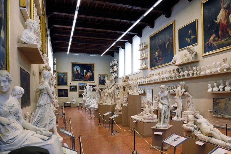 Florence: Uffizi Gallery Guided Tour - Entering Uffizi mode at Piazzale degli Uffizi
