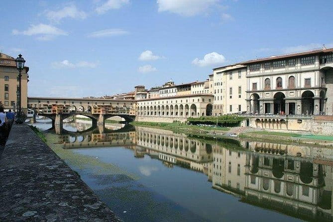 FLORENCE: Uffizi Gallery + Palazzo Vecchio monolingual Guided Tour - Small Group - A timed, small-group shortcut to Uffizi and Palazzo Vecchio