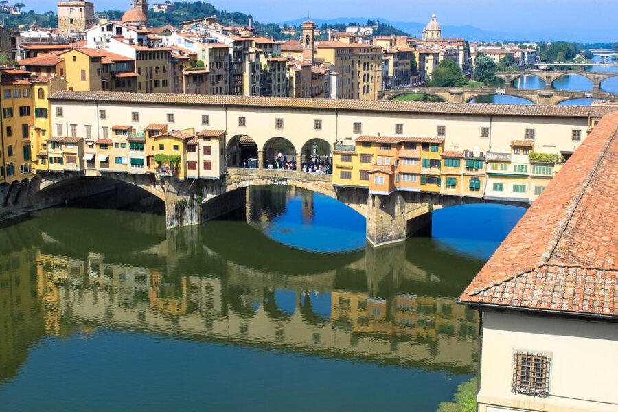Florence: Uffizi Gallery Private Treasure Hunt for Families - Languages and private-group comfort: making the experience easier to manage