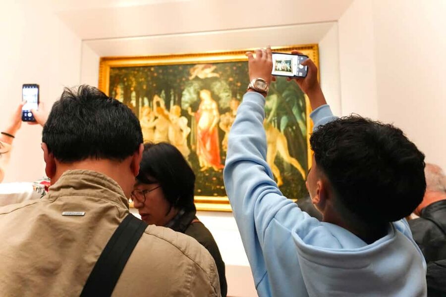 Florence: Uffizi Gallery Reserved-Entry VIP Tour - The Architecture Bonus: Vasari’s Footprint in Motion
