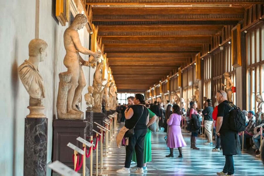 Florence: Uffizi Gallery Reserved-Entry VIP Tour - Meeting Point: Find the Guide, Then Beat the Rush