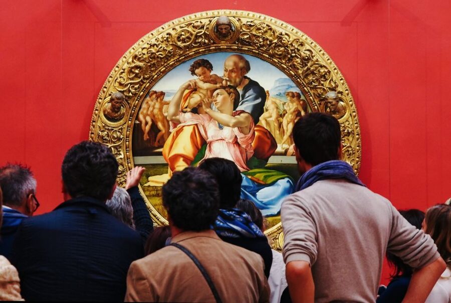 Florence: Uffizi Priority Ticket & Masterpieces Audio App - Meeting point under Benvenuto Cellini: what happens first
