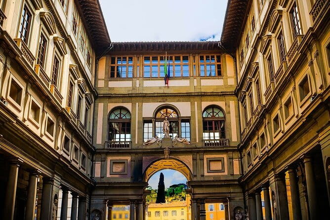 Florence: Uffizi Skip-the-Line Entry & Guided Tour - Who should book this tour, and who should consider another option