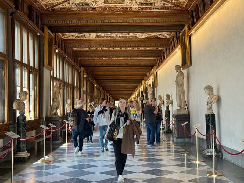 Florence: Uffizi Skip-the-Line Ticket & Digital Audio Guide - Leonardo Da Vinci’s statue: how to find your ticket fast