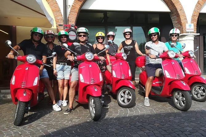 Florence Vespa Rental - Pickup at Florence Station: fast check-in, clean start, real orientation