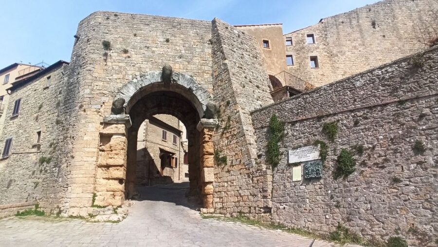 Florence: Volterra & San Gimignano Wine Tour with Lunch - San Gimignano’s towers and the Vernaccia connection