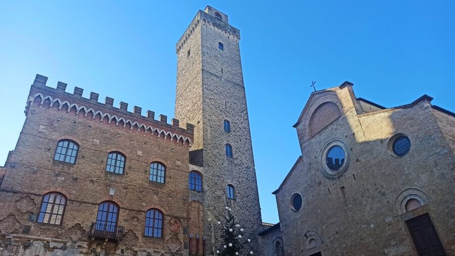 Florence: Volterra & San Gimignano Wine Tour with Lunch - Volterra’s Roman Theatre and Etruscan layers in 80 minutes