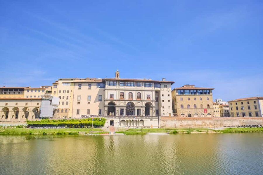 Florence: Walking Tour and Accademia Gallery Tour - Timing, group movement, and how to get photos without losing the tour