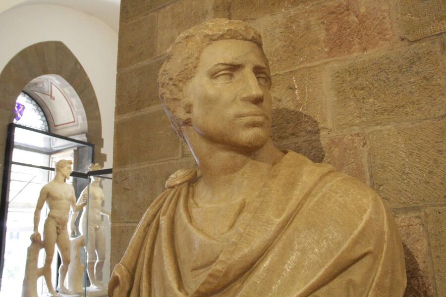 Florence: Walking Tour and Bargello Museum - First Sunday free entry: a tempting deal with a catch
