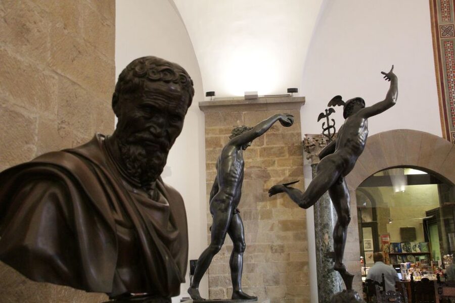 Florence: Walking Tour and Bargello Museum - Duomo Square: why the dome dominates the story