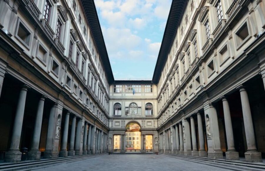 Florence: Walking Tour of Dante's Florence with a Guide - San Giovanni Baptistery and the idea of Dante’s district