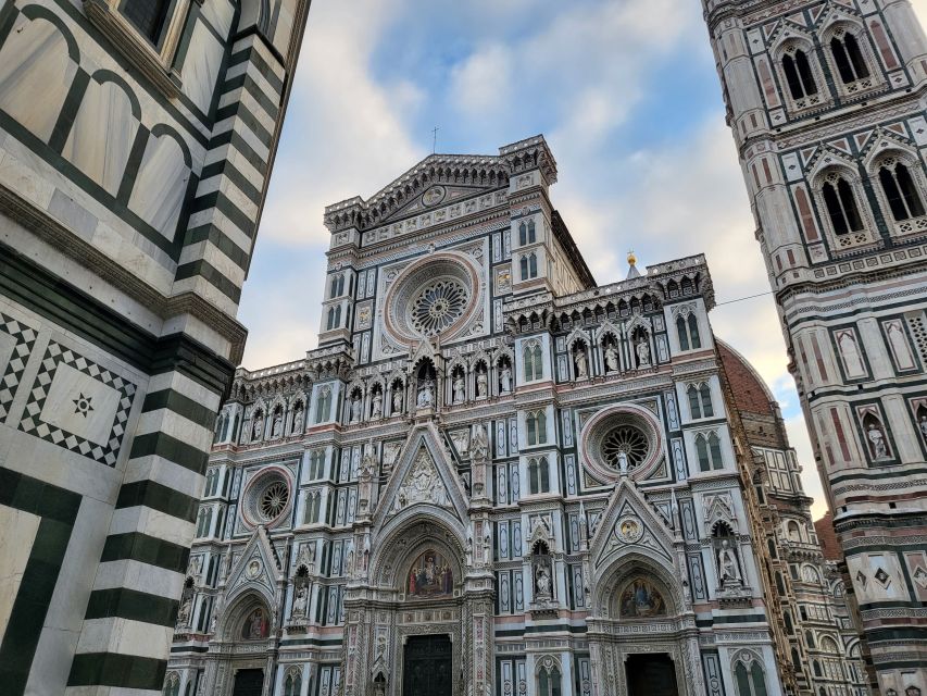 Florence: Walking Tour of Dante's Florence with a Guide - Piazza della Signoria, Palazzo Vecchio, and Dante’s funerary mask