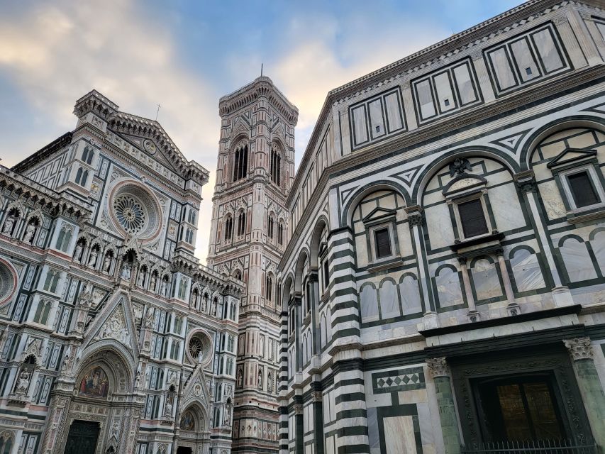 Florence: Walking Tour of Dante's Florence with a Guide - Pace, hearing the guide clearly, and what to do with earphones
