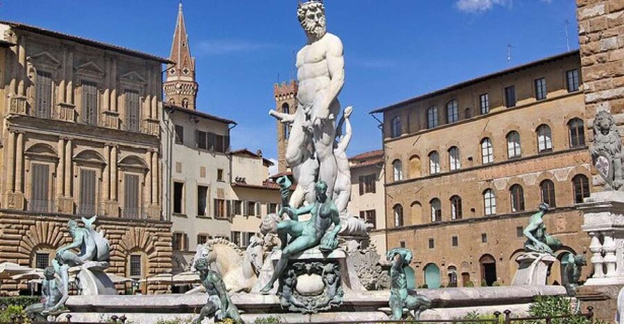 Florence: Walking Tour with Accademia & Uffizi Galleries - The Medici district walk: history you can feel in the streets