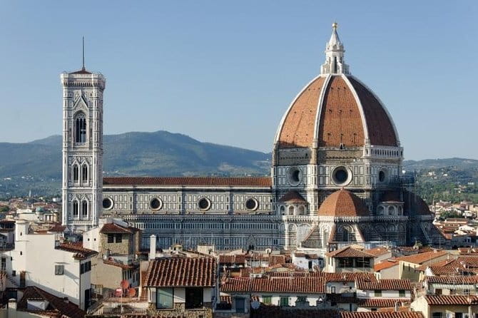 Florence Walking Tour with David & Duomo: Small Group or Private - Piazza della Signoria and Palazzo Vecchio: the Medici storyline that makes Florence click