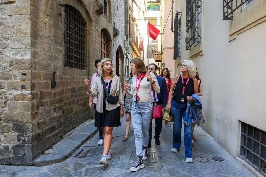 Florence: Walking Tour with David, Duomo & Uffizi Gallery - Accademia Gallery: seeing David with the right viewing plan