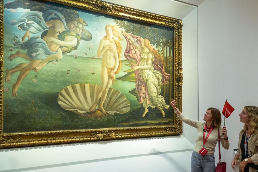 Florence: Walking Tour with David, Duomo & Uffizi Gallery - Mercato del Porcellino: the boar, the vibe, and a real break