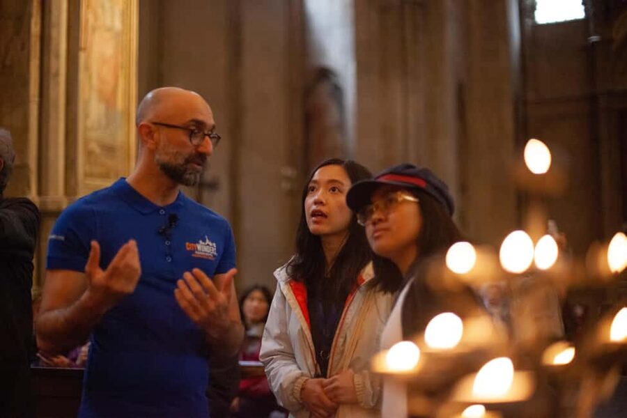 Florence: Walking Tour with Skip-the-Line Accademia Gallery - Ponte Vecchio to Piazza della Signoria: the power of public art