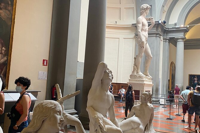 Florence: Whispers of the Renaissance walking tour - Timing, Group Size, and Staying With the Plan