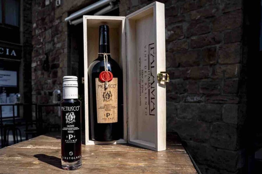 Florence: Wine-tasting Experience in Front of Ponte Vecchio - The 1-hour flow: guided start, then you taste at your own pace