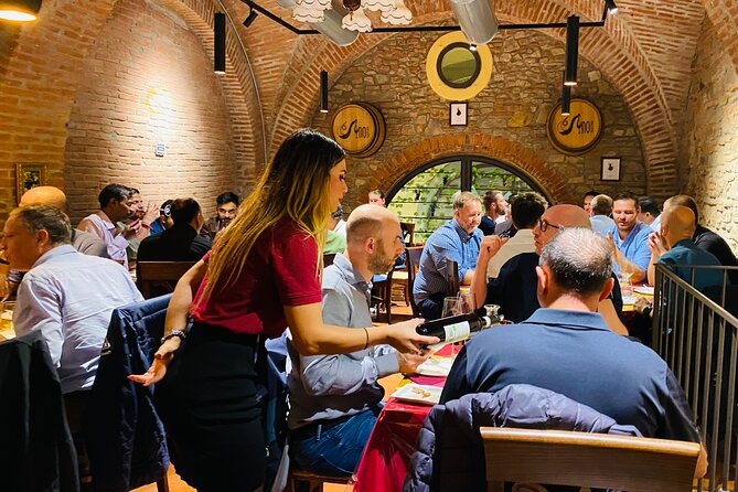 Florence Wine Tasting Experience with Three Types of Tuscan Wine - A 1-hour Tuscany reset in the middle of Florence