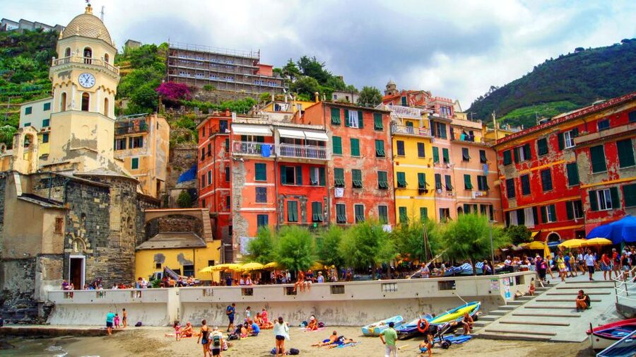 From Florence: Cinque Terre guided tour with Lucca - The 35-minute sightseeing cruise: a break for your legs