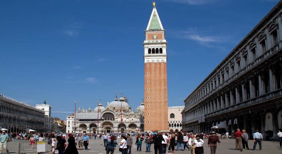 From Florence: Explore Venice in a Full Day Tour by Train - Shopping time and artisan districts, plus how lunch fits in