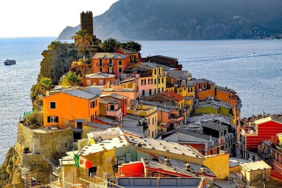 From Florence: Full-Day Private Cinque Terre Tour with Pisa - Corniglia: terraced views from the town that is not on the water