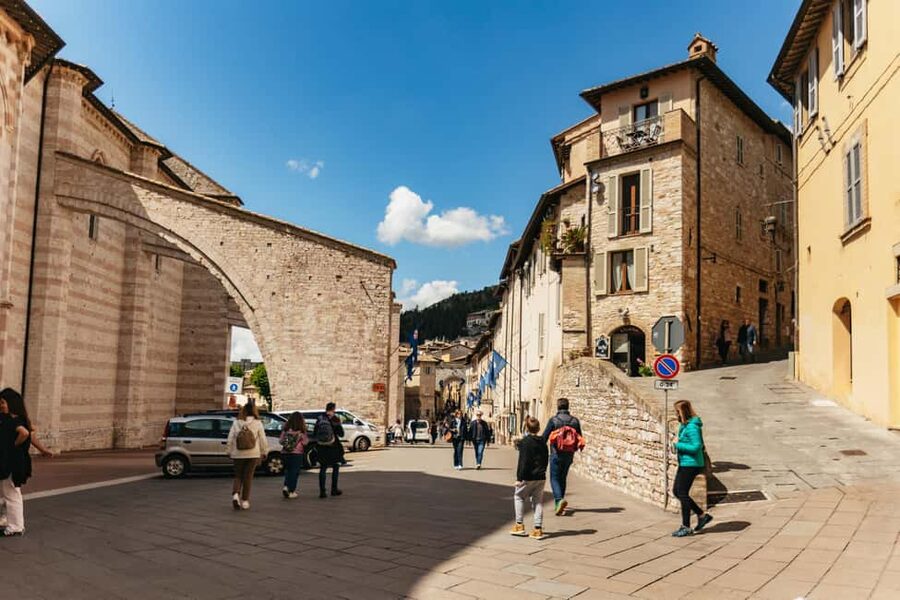 From Florence: Orvieto and Perugia Tour with Church Visits - Should you book this Florence to Orvieto and Perugia with Assisi churches tour?