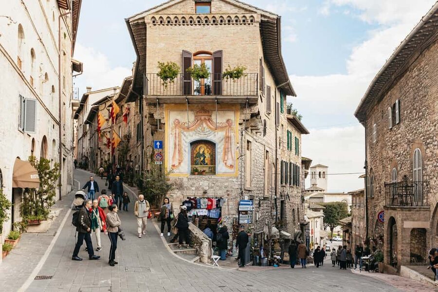 From Florence: Orvieto and Perugia Tour with Church Visits - How this Florence to Umbria church-and-city day tour really plays