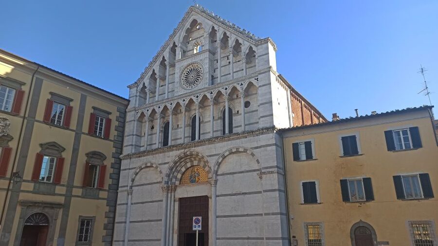 From Florence: Pisa/Chianti Half Day Tour with Wine Tasting - The typical Tuscan farmhouse stop, what a guided visit adds