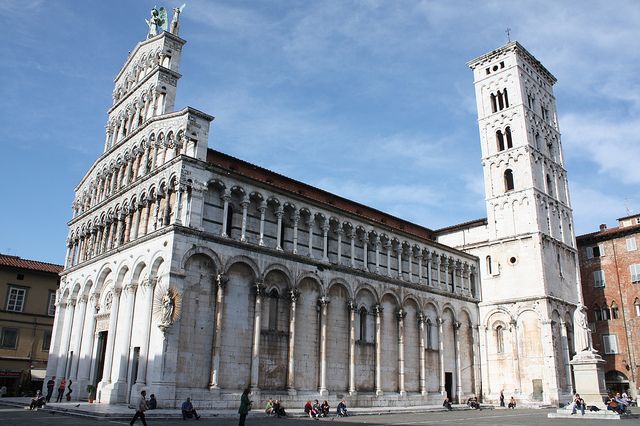 From Florence: Pisa & Lucca Day Tour with Buccellato Tasting - Lucca guided walk: city walls, towers, and old-stone charm