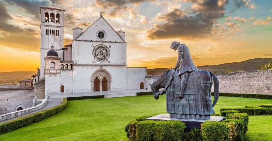 From Florence: Private Day Trip to Assisi and Cortona - Assisi UNESCO Streets: San Francesco and Santa Maria Maggiore