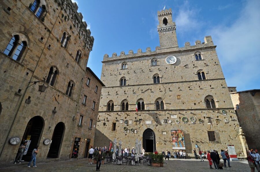 From Florence: PRIVATE Tour of San Gimignano and Volterra - The Twilight Saga: New Moon set stop, a fun detour in plain sight
