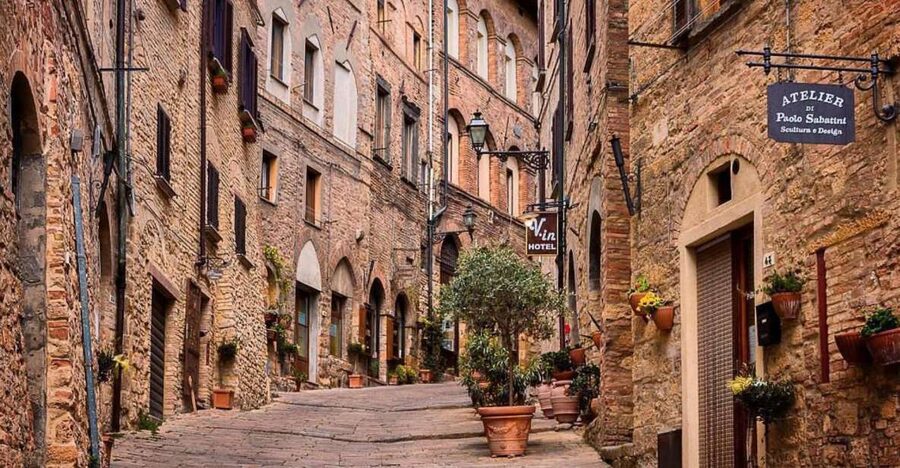 From Florence: PRIVATE Tour of San Gimignano and Volterra - San Gimignano’s towers and Piazza Duomo, the town you think you know