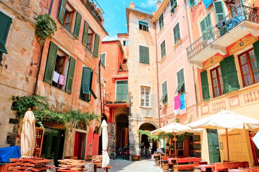 From Florence: Seaside Beauty Day Trip to Cinque Terre - Vernazza and that protected-port feeling
