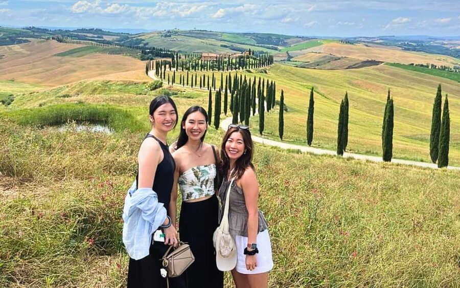 From Florence: Siena, Cortona, Montepulciano & Val D'Orcia - Meeting at Porta Romana and settling into the mini-van rhythm