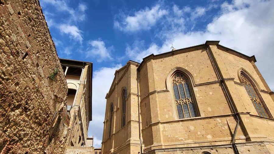 From Florence: Tuscany Hills Wine Tour - Wine and snacks again: the second cellar and pairing moments
