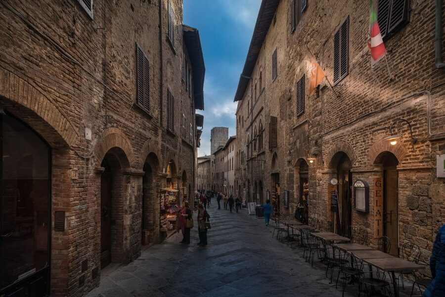 Full-Day Excursion to Siena, San Gimignano & Chianti - Leaving Florence at 9:00 AM, and why that early start matters