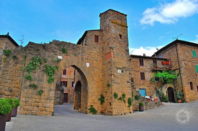 Full Day PRIVATE Guided Tour in Val D'Orcia Region - Montalcino Wine Tasting With Fabio at a Small Organic Family Winery