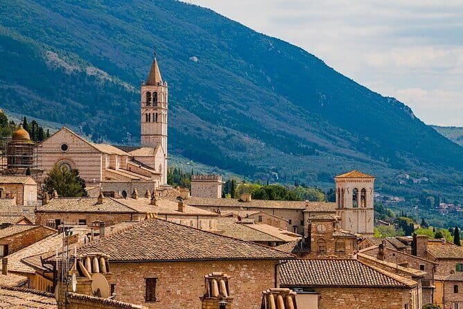 Full Day Private Guided Tour to Assisi and Cortona from Florence - Basilica Papale e Sacro Convento di San Francesco: the real centerpiece