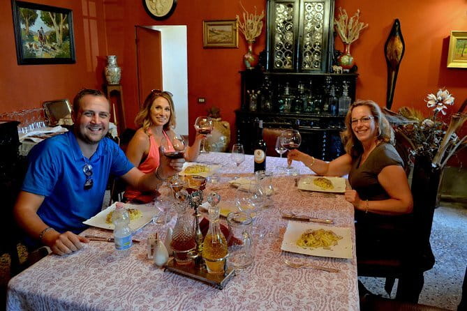Full-Day Small-Group Truffle Hunting in Tuscany with Lunch - The 2-course truffle lunch: what you eat, and why it works