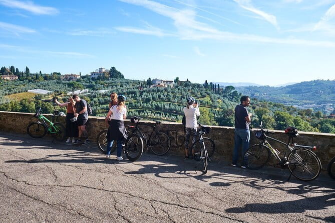 Full-Day Tuscany and Chianti Hills Bike Tour With Lunch at Farm - Winery lunch: family-run farm food and tastings that make sense