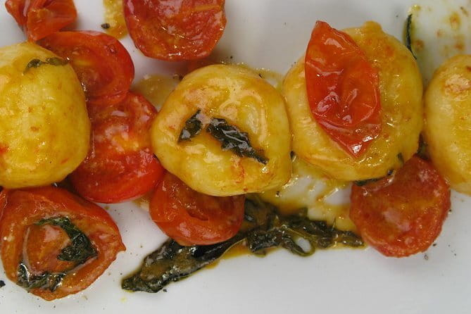 Gluten-Free Dinner & Wine in the Chef's Charming Home - What You’ll Do From 7:00 PM: Arrive, Settle, and Get Ready to Eat