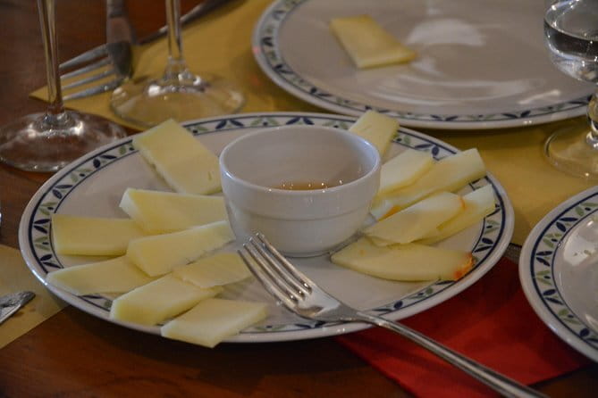 Half-Day Chianti Tour to 2 Wineries with Wine Tastings and Meal - Meeting Point and Getting Started Near Ponte Vecchio